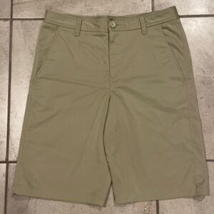 Under Armour Youth size 18 khaki Golf Shorts